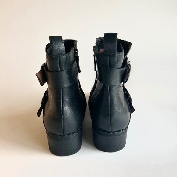 Gentle Souls Black Genuine Leather Rubber Outsole Ankle Boots size 9 - Picture 7 of 13